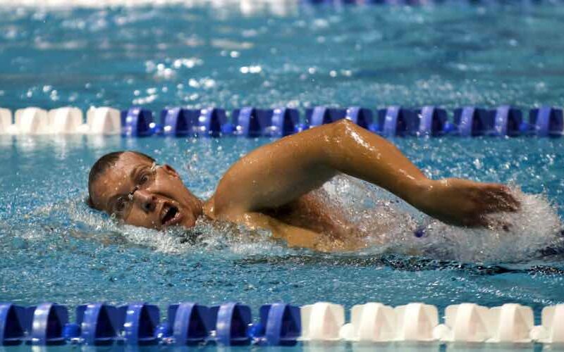 Bei Rückenschmerzen: Schwimmen