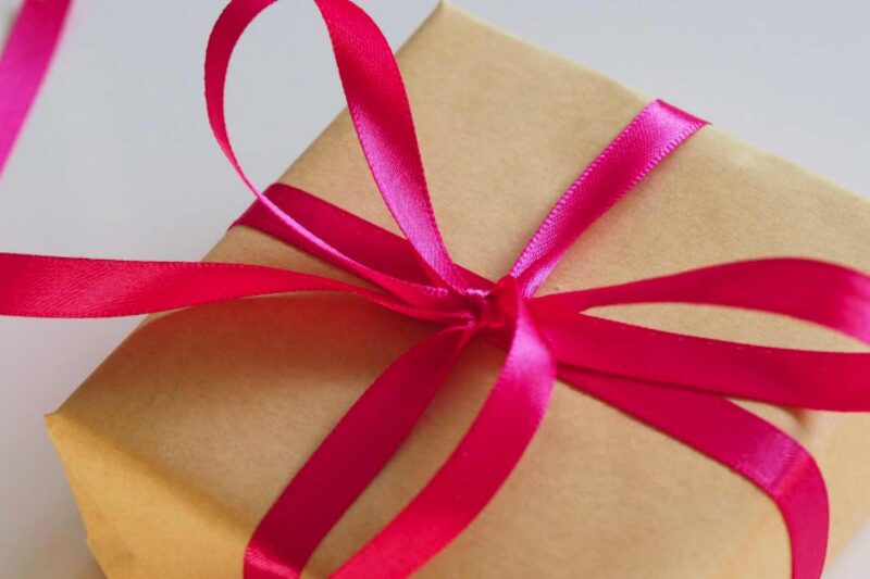 Gelungene Geschenkideen für Frauen – schenken mit Herz und Verstand 