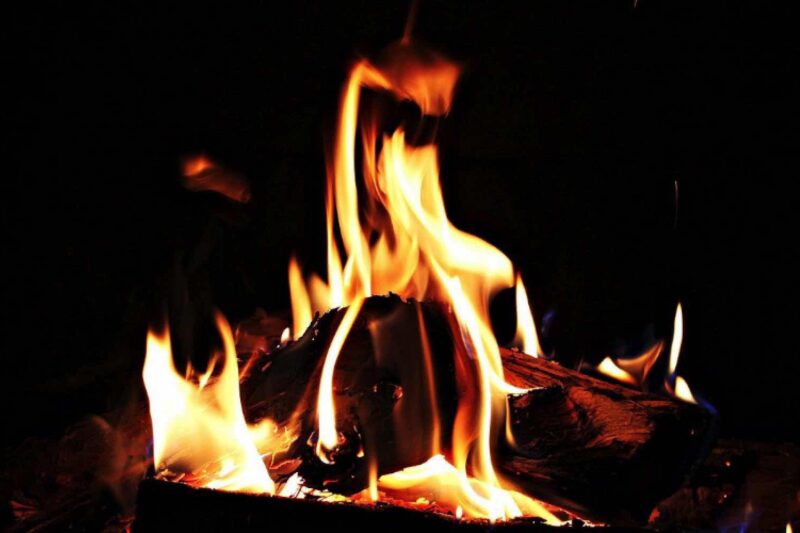 Neue und alte Kamin- und Kachelöfen 