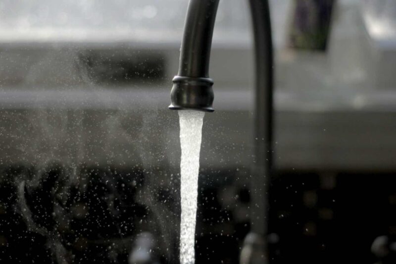 Wie „hartes Wasser“ unseren Haushaltsgeräten zusetzen kann
