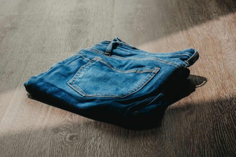 Optimale Jeanspflege: Wie wäscht man seine Jeans richtig?